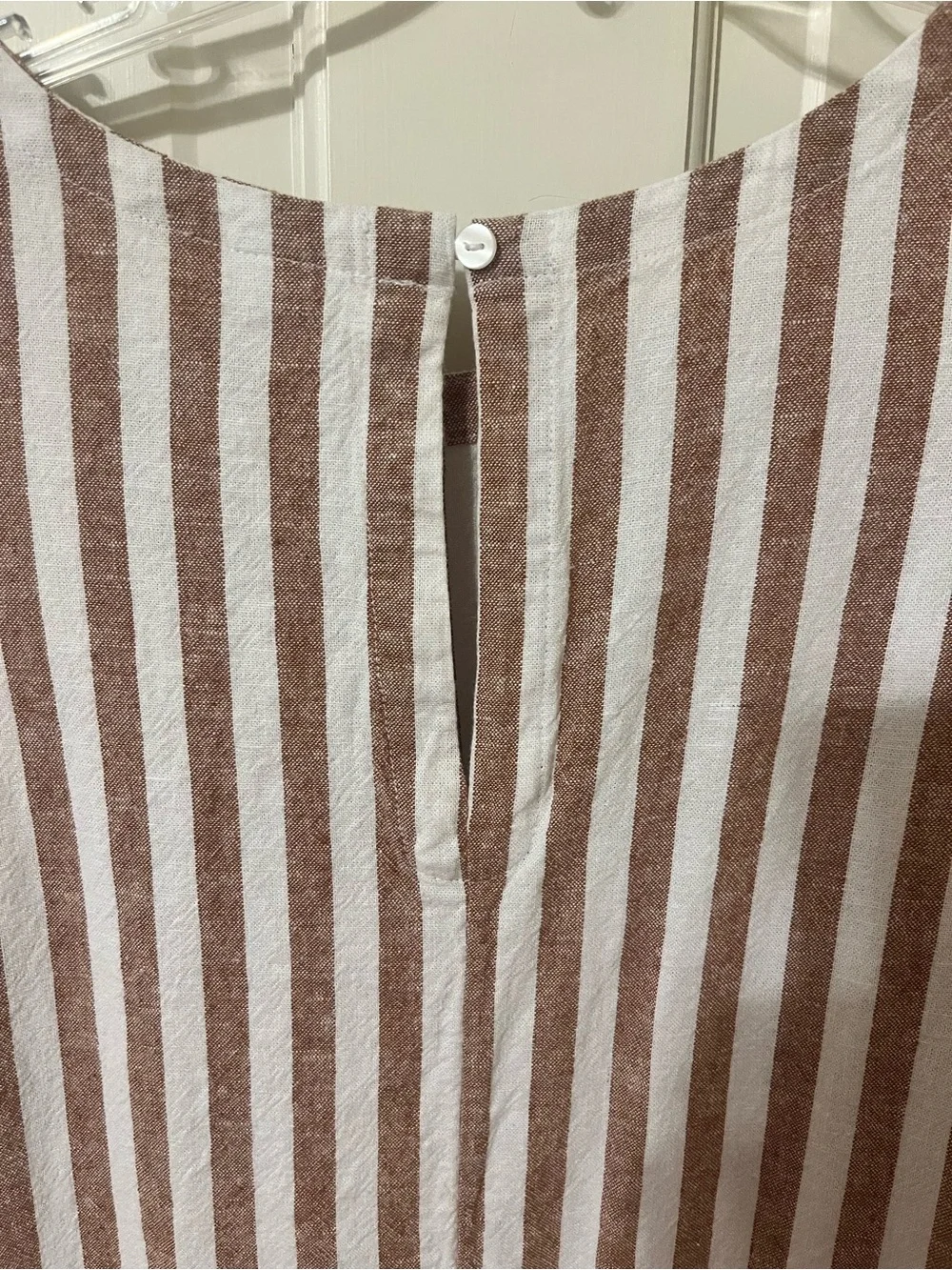Old Navy Sleeveless Brown & White Striped Women's Dress - Picture 5 of 5